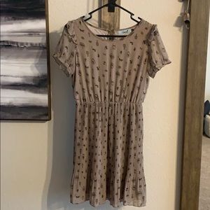 Really pretty tan dress with cats, birds, etc